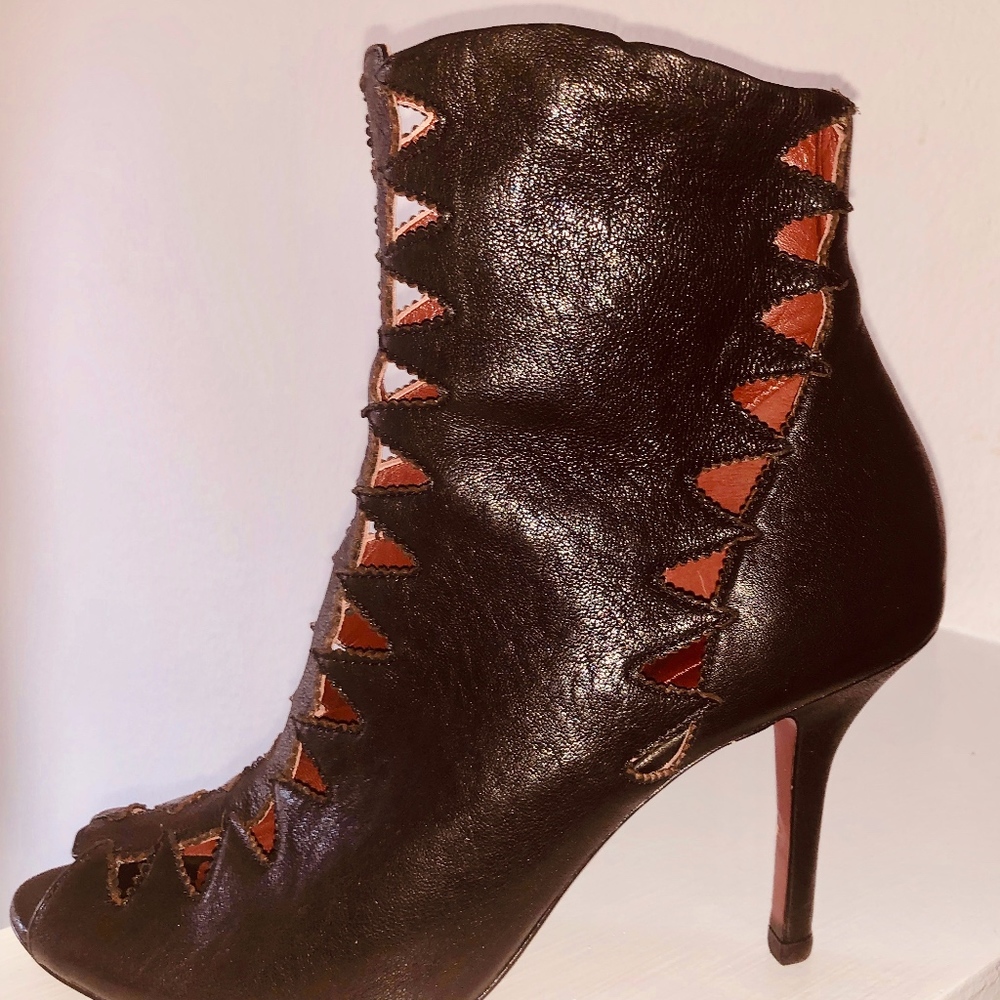 Aerin Gorgeous Sexy Black Booties